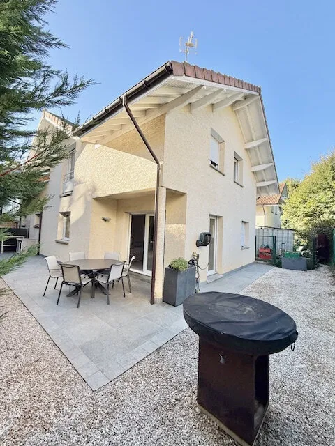 Terrace - Linked Villa with Large Terrace in Saint-Genis-Pouilly