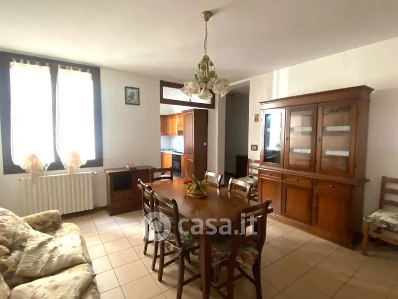 Söögituba - Rustic Trilocale with Garage in Finale Emilia