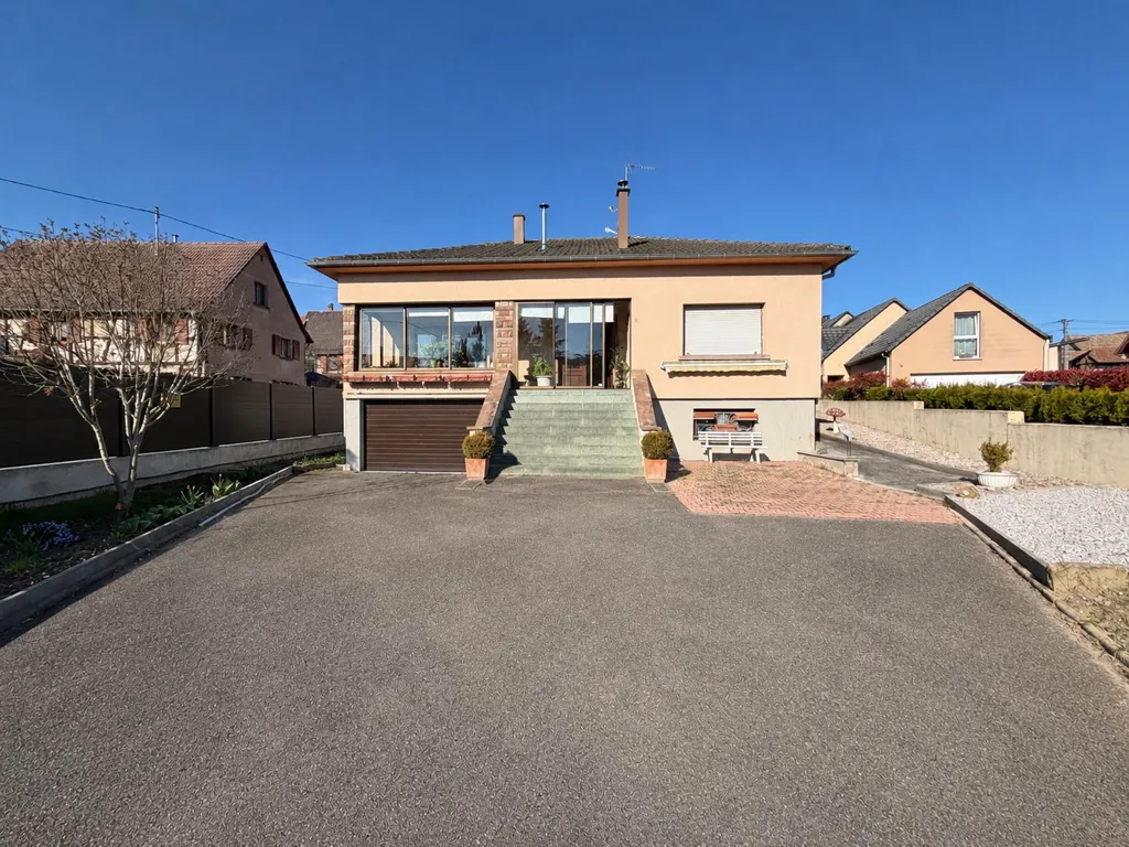 Esterno - Detached House with Undercroft in Erstein