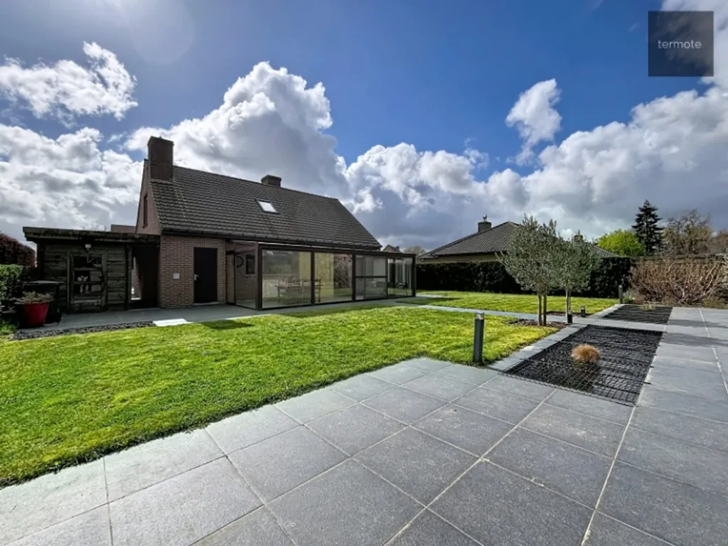 Garden - Detached House with Garden and Terrace in Waregem
