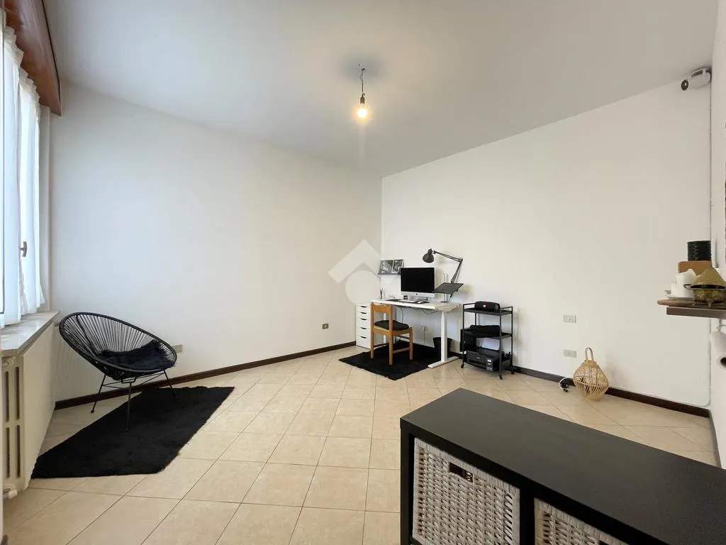 Kabinet - 3-Bedroom Apartment with Balcony in Cornaredo