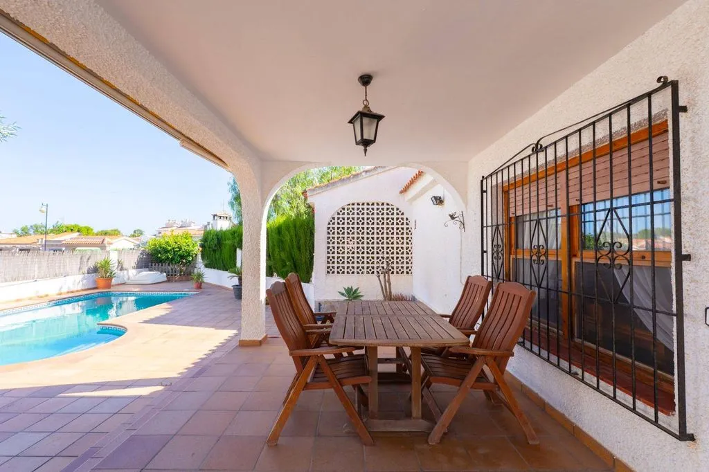 Piscine - Detached House with Pool in Torrevieja