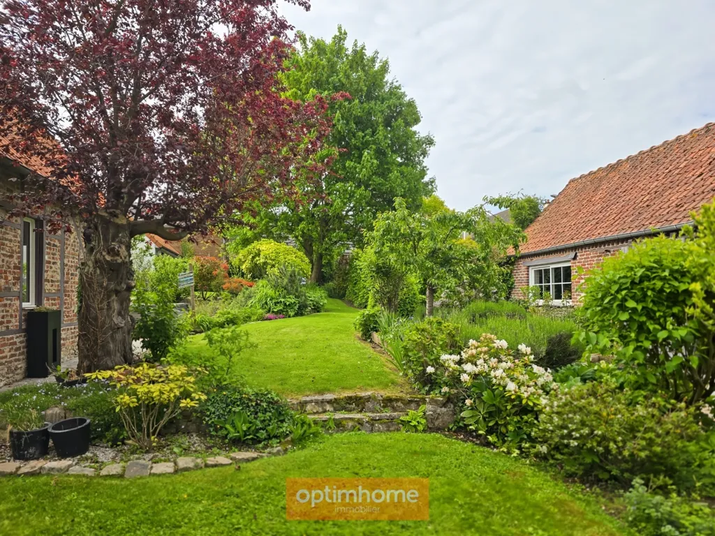 Jardin - Corps de Ferme Rénové avec Dépendance à Wanquetin