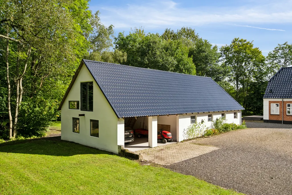 Esterno - Architect-Designed Farmhouse with Stables in Brande