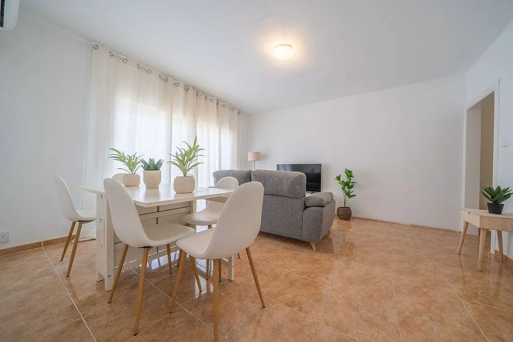 Söögituba - Apartment with Terrace in Centre Pineda de Mar