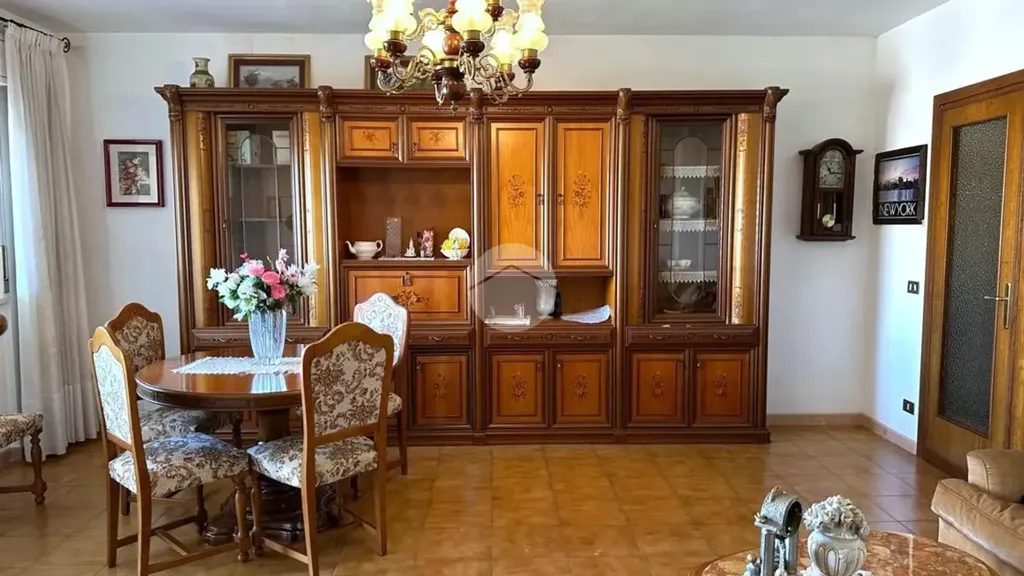 Appartement 4 pièces à IT