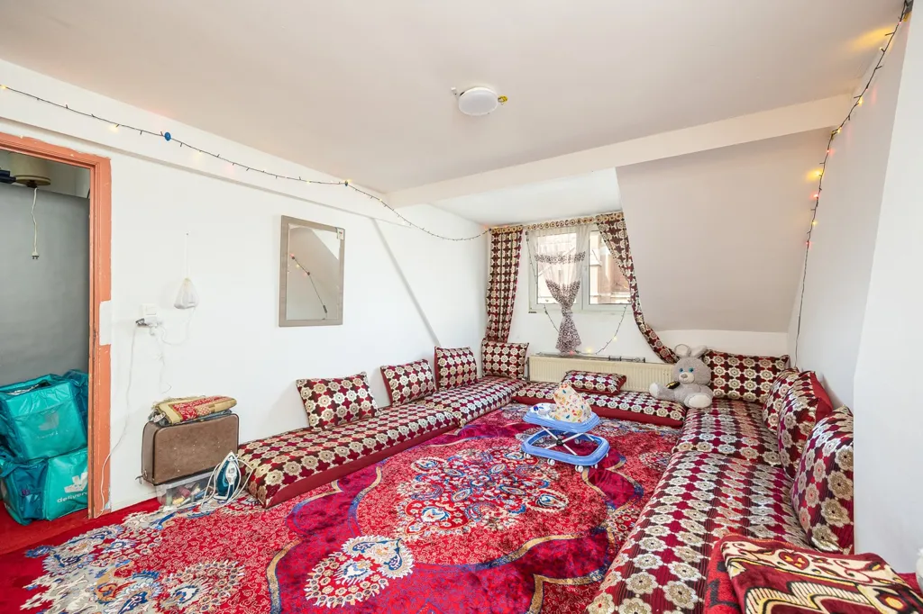 Living Room - Mixed-Use Investment Property in Antwerp