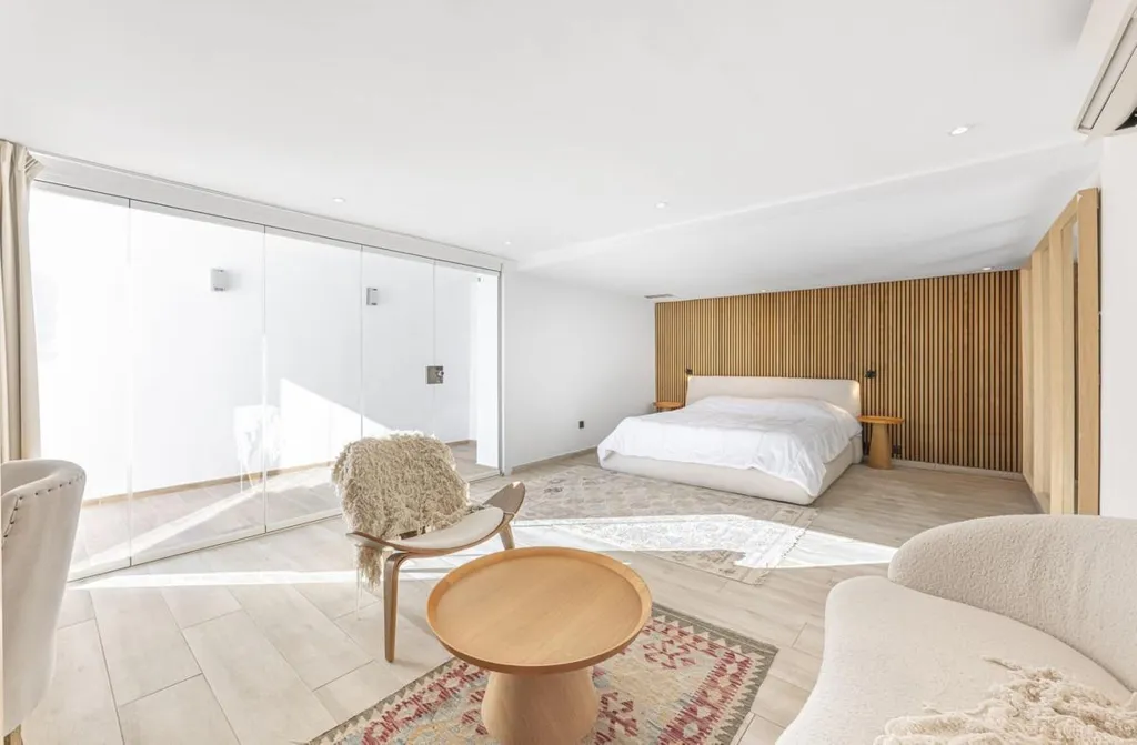 Chambres - Refurbished Villa with Sea Views in La Duquesa