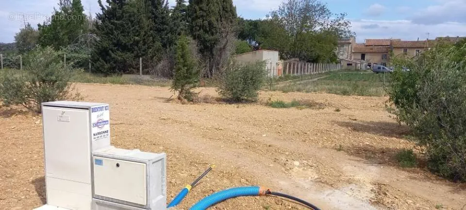Aed - Buildable Plot with Garden in Ornaisons