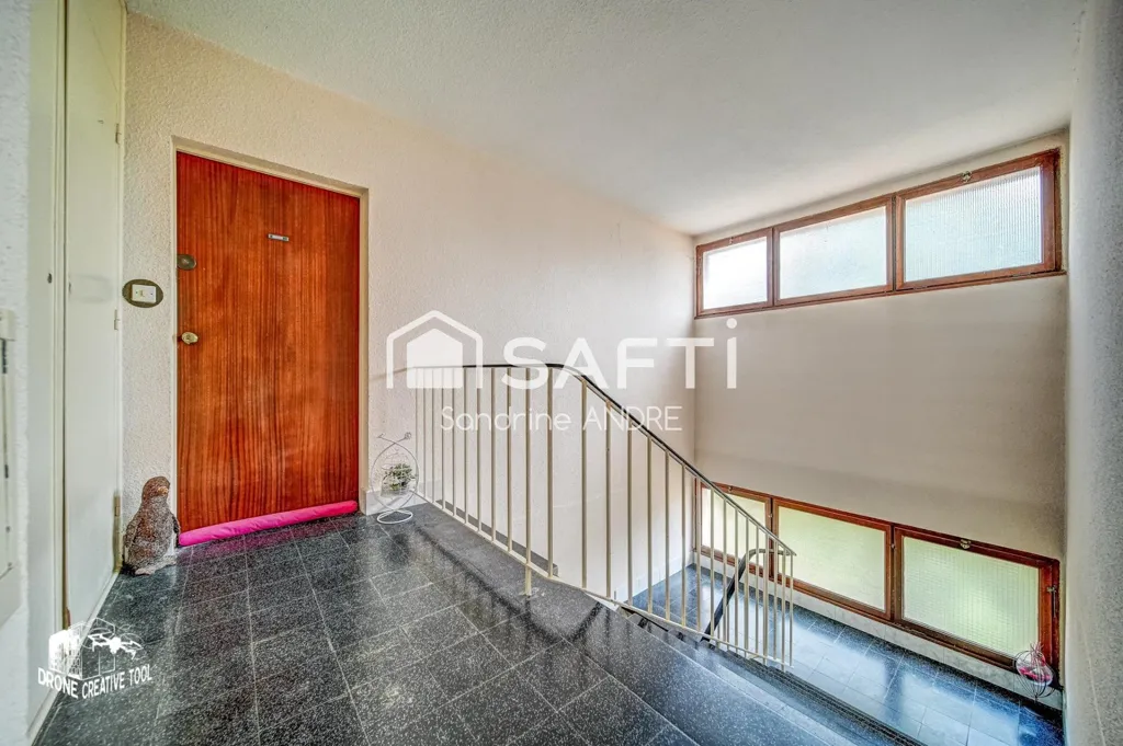 Rooms - South-Facing Apartment with Balcony in Neufchef