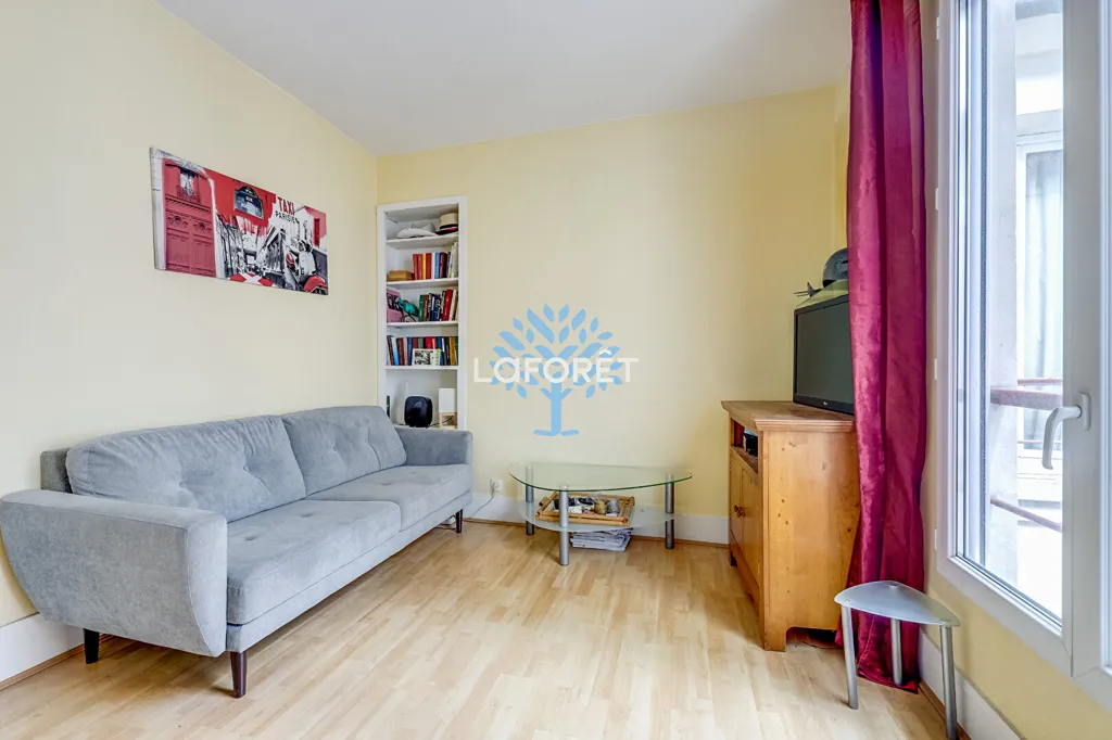 Elutuba - Haussmannian Flat with Pantheon View in Paris 20th