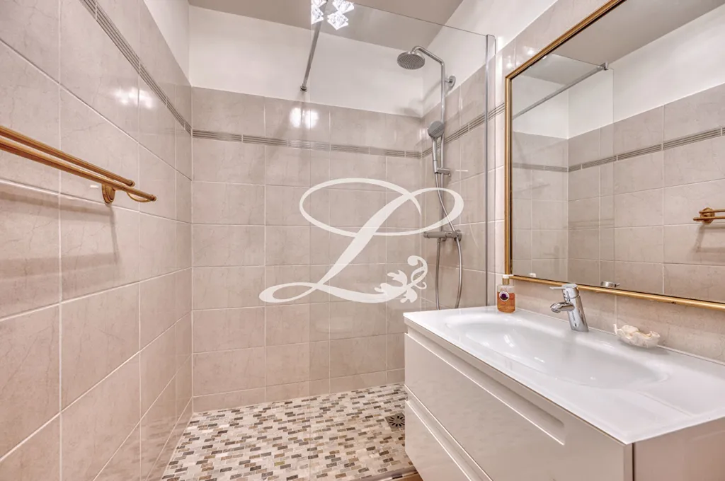 Bagni - 5-Piece Flat with Piscine in Maisons-Laffitte