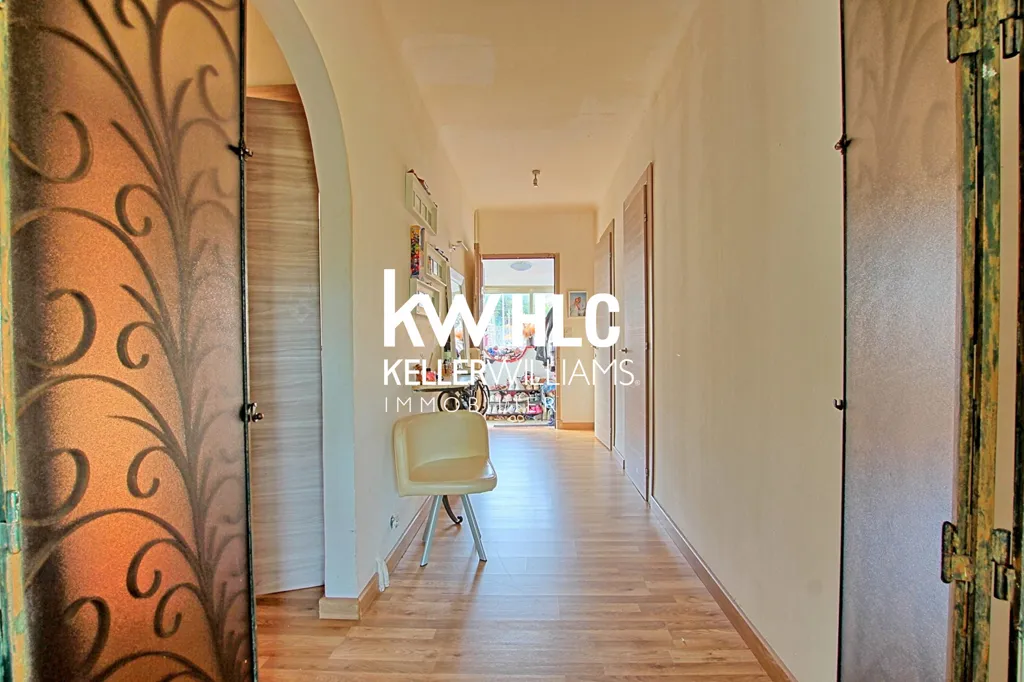 Esik - Maison with Three Apartments in Cannes Riou