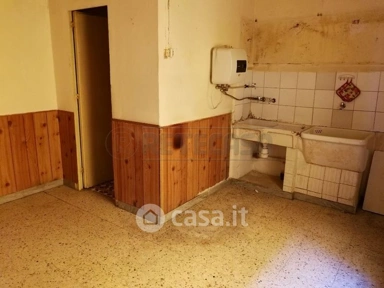 Köök - Three-Bedroom Flat to Renovate in Caltanissetta