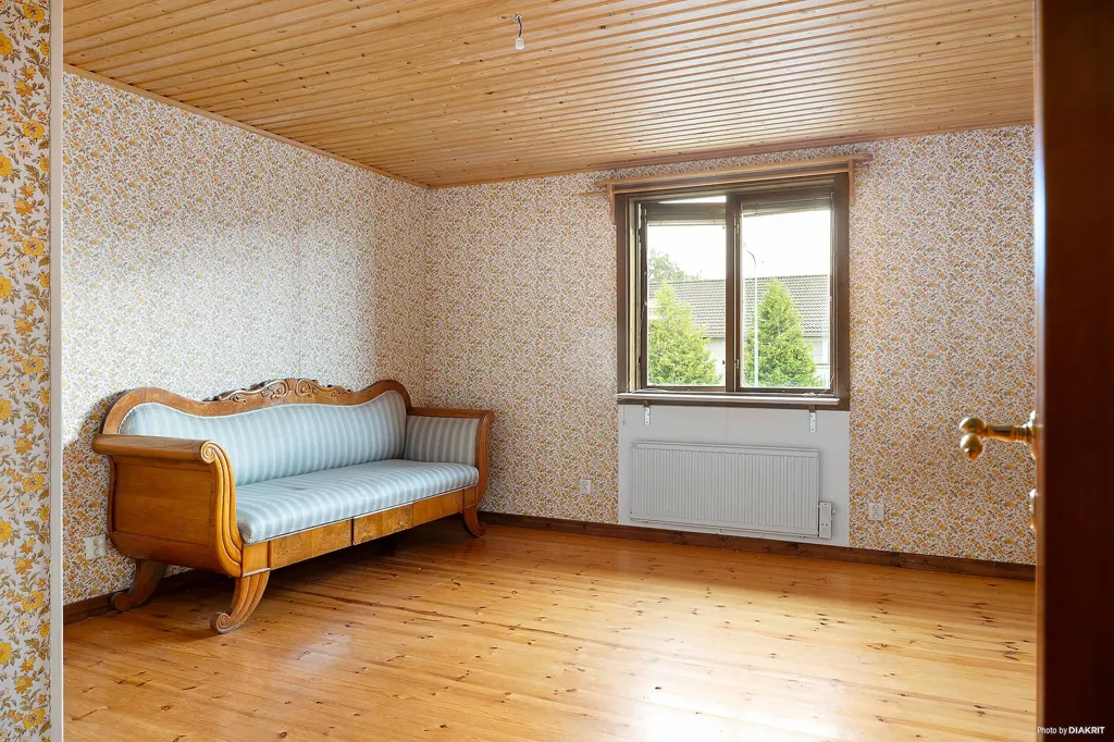 Chambres - Two-Storey Villa with Garden in Central Location