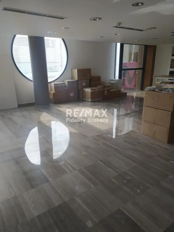 Rooms - Corner Commercial Building with Ascender in Ano Syros