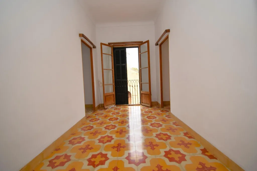 Esik - Charming Townhouse with Garage in Muro