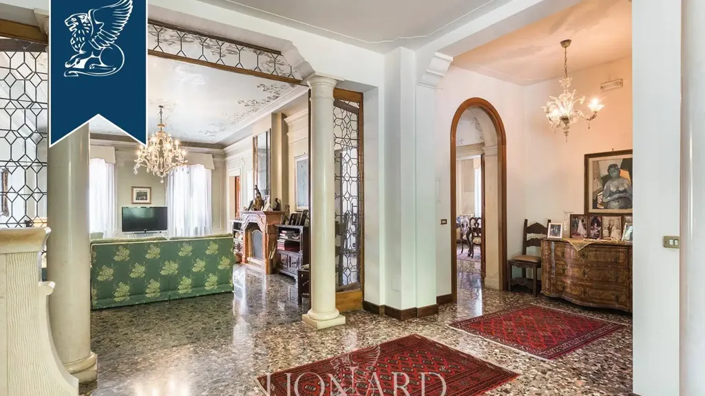 Esik - Historic Villa with Park in Mogliano Veneto