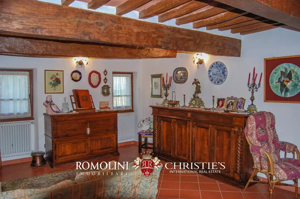 Elutuba - Estate with Vineyard in Anghiari, Tuscany
