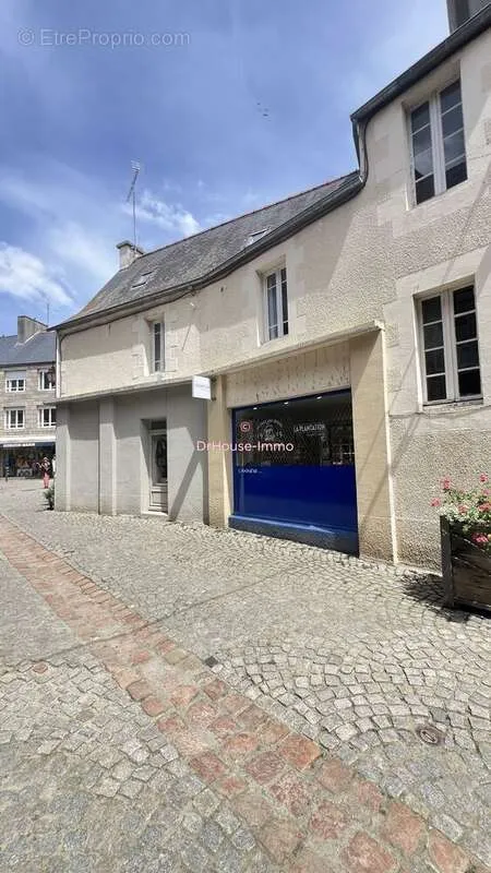 Välivaade - Income Property in Paimpol with Shops