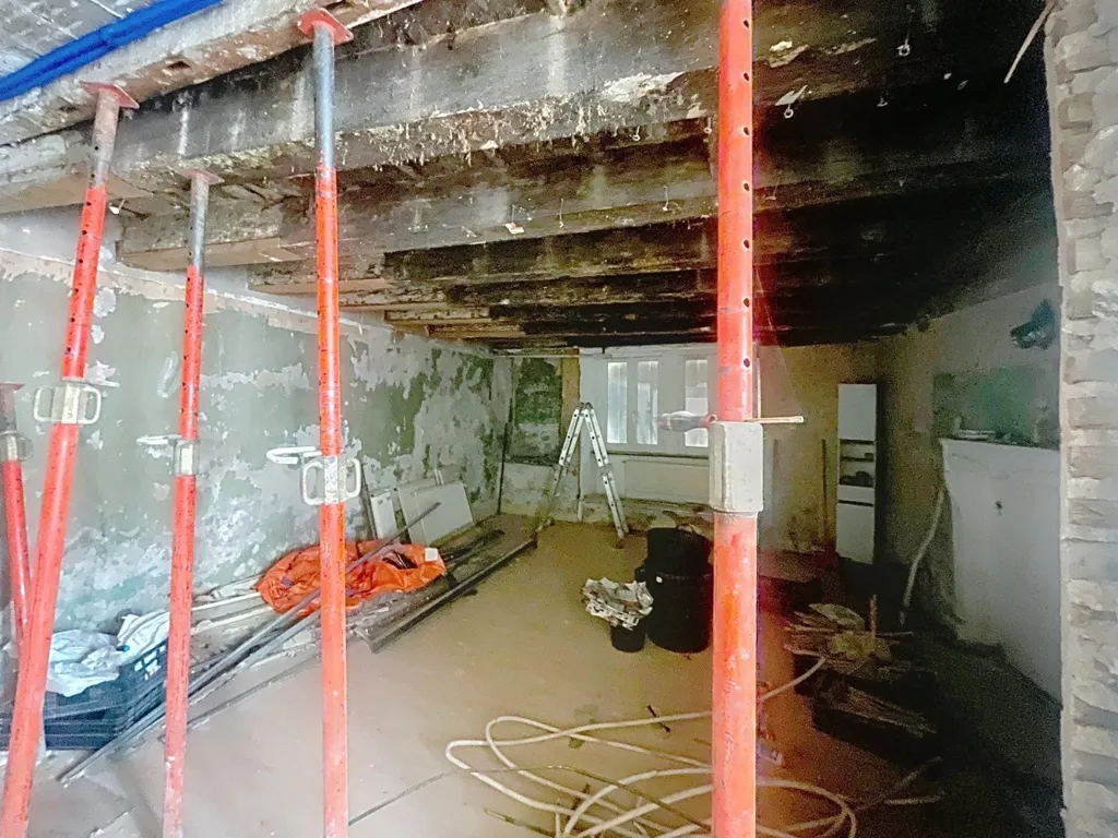 Stanze - Flat with Renovation Potential in Montbrison Centre