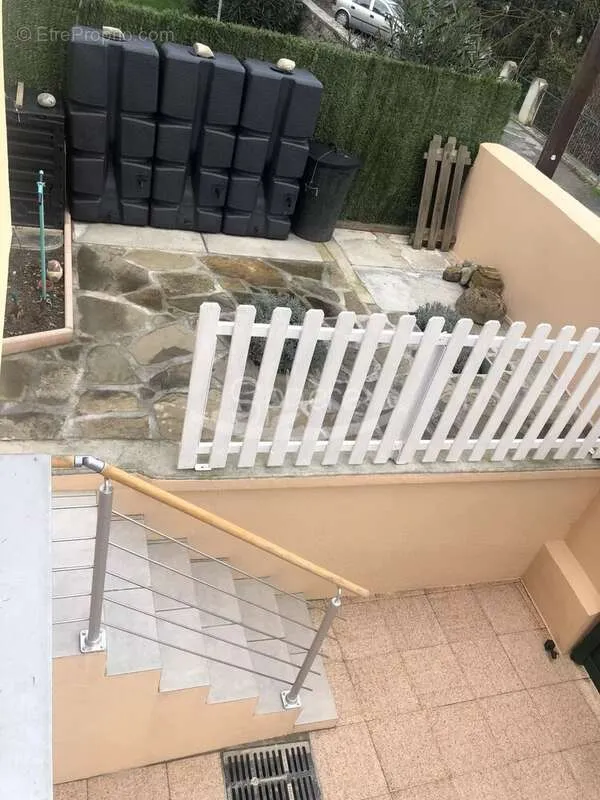 Terrasse - Pavillon Rénové avec Jardin près du Centre-Ville