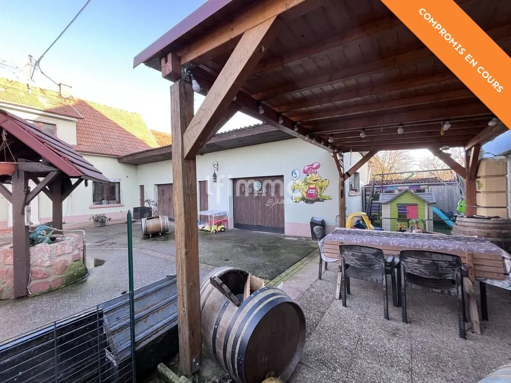 Terrass - Quiet House with Courtyard in Sermersheim