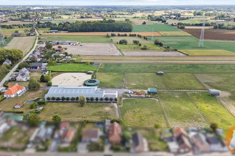 Õhuvaade - Equestrian Facility with Villa in Mechelen