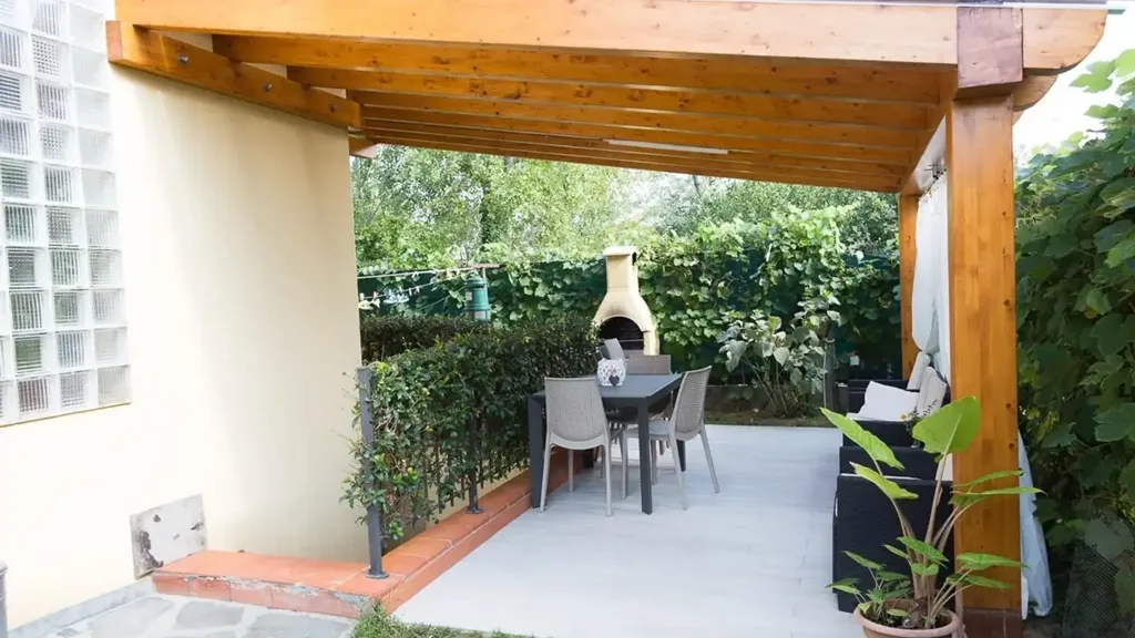 Terrasse - Detached House with Private Garden in Massa