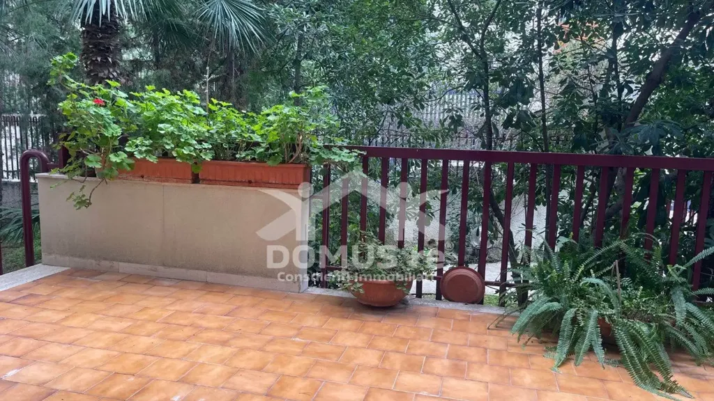 Terrass - Independent House with Garden in Andria