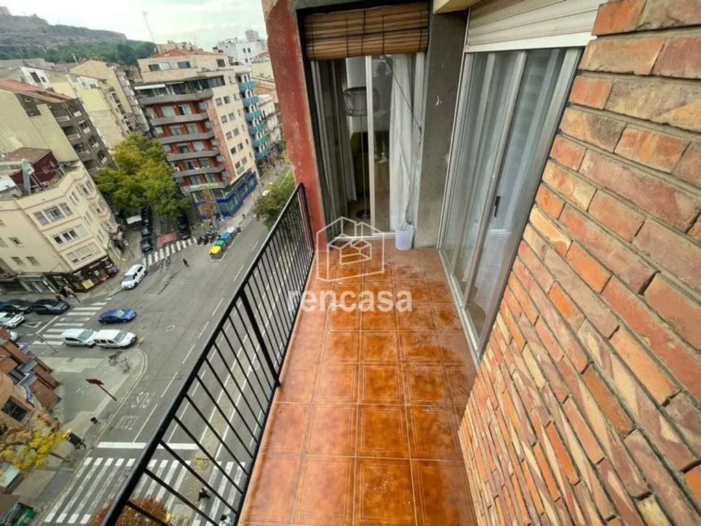 Rõdu - Spacious Flat with Balcony in Lleida Centre