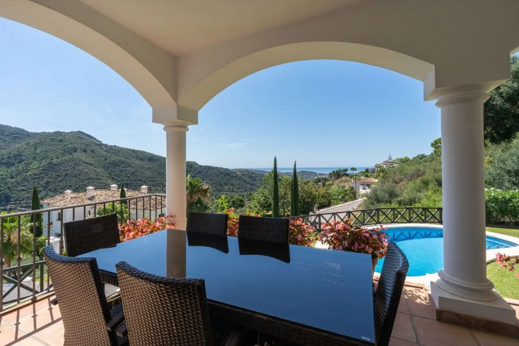 Terrasse - Luxury Villa with Sea Views in Benahavis
