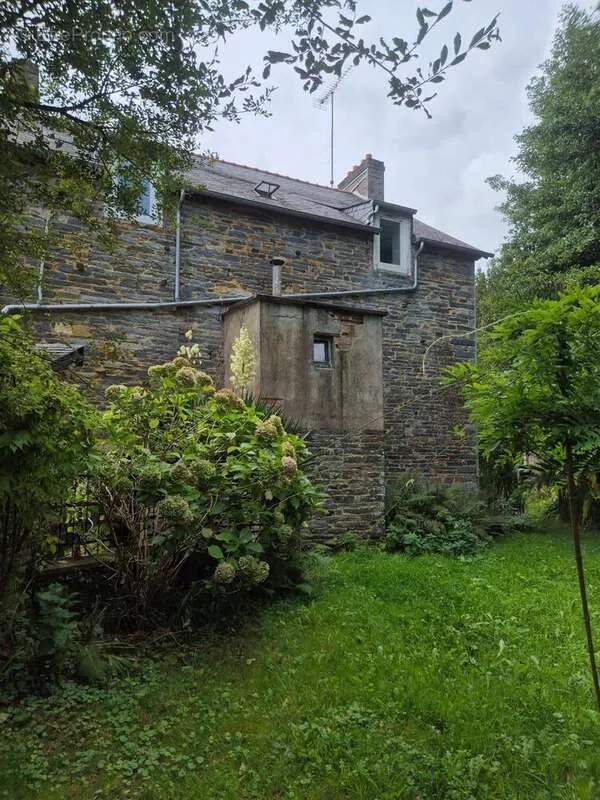 Extérieur - Maison en Pierre avec Jardin à La Gacilly