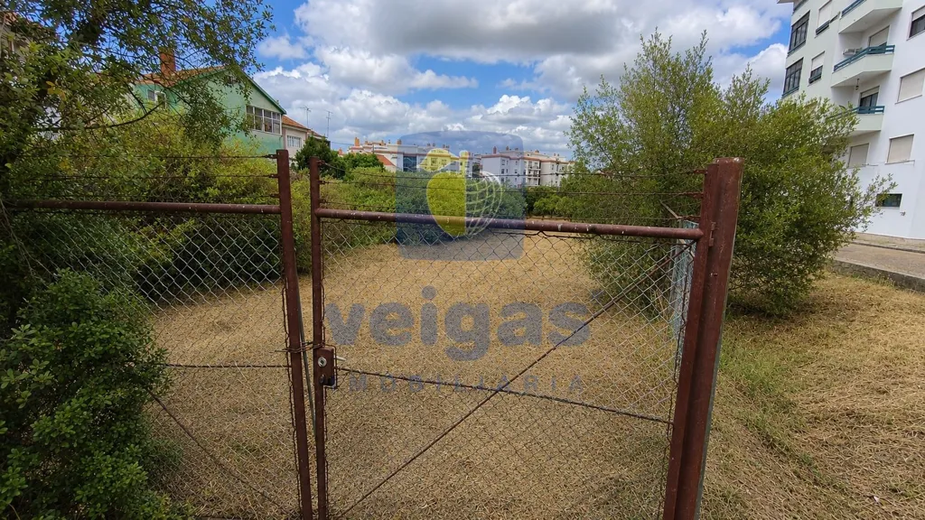 Giardino - Urban Land with Development Potential in Alverca