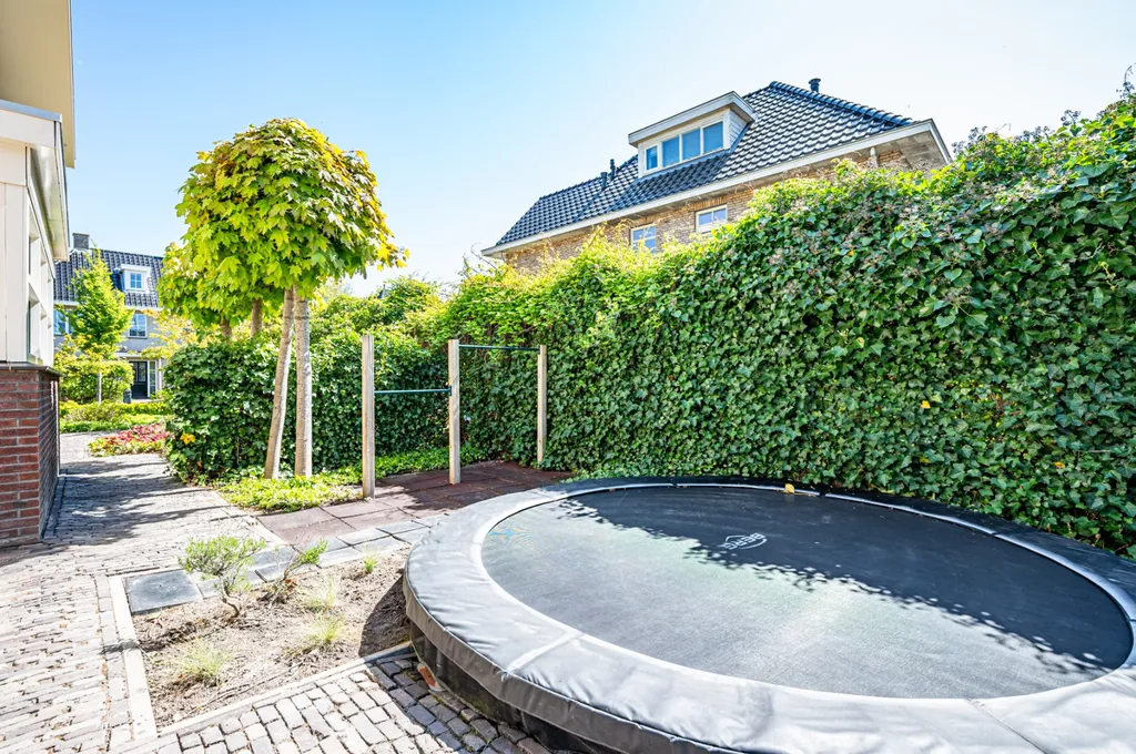 Aed - Modern Free-Standing House with Garage in Emmeloord