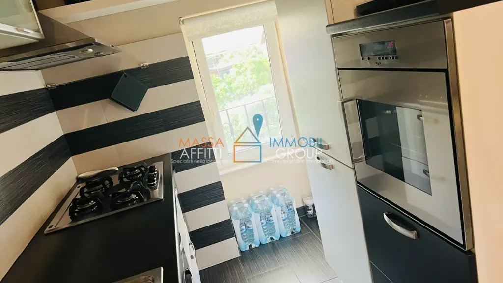 Cuisine - Semi-detached House with Veranda in Massa