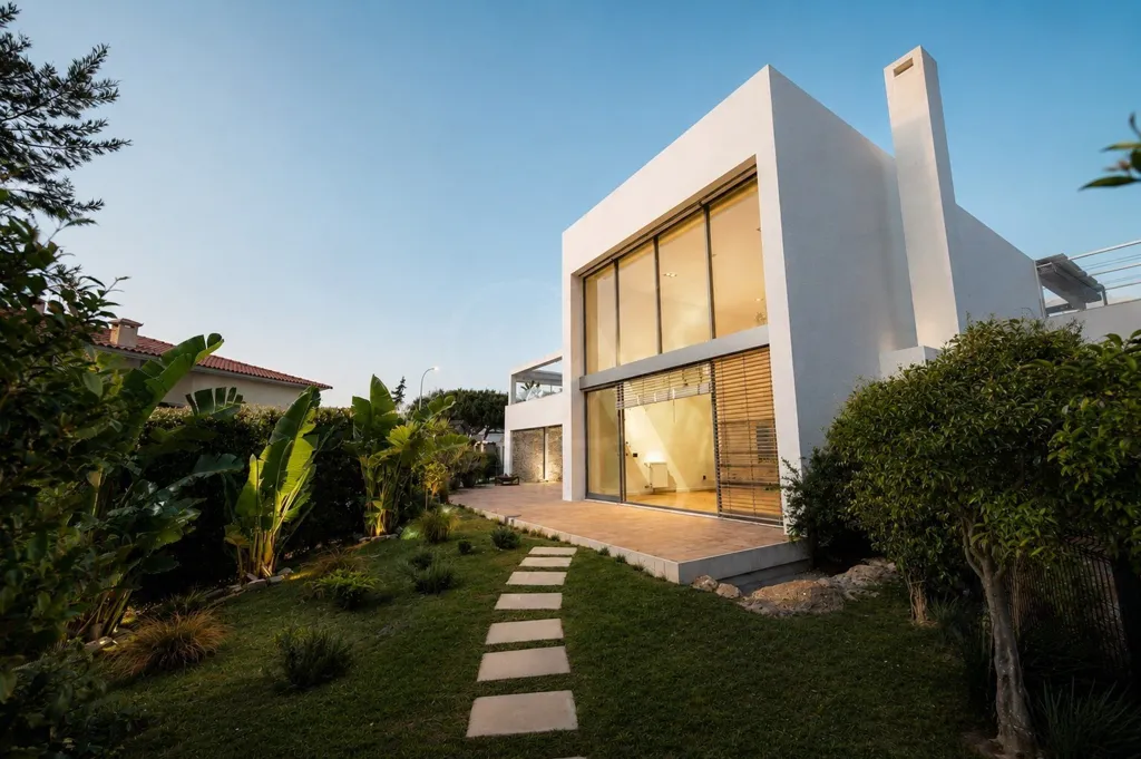 Exterior - Villa with Pool and Mountain Views in Sintra