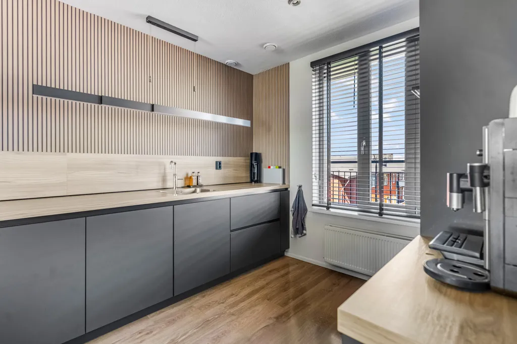 Köök - Luxury Corner Penthouse with Large Terrace in Almere