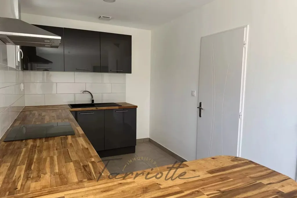 Kitchen - Villa with Garden in Montélimar