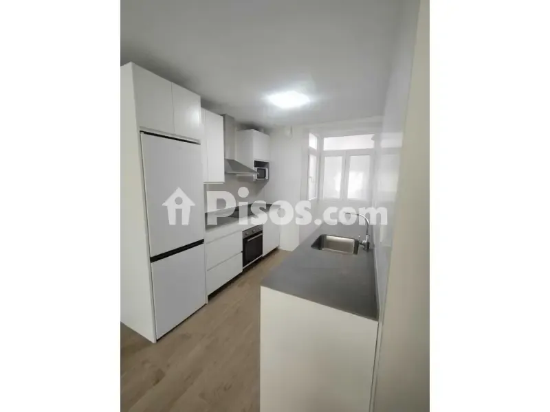 Cuisine - Reformed Flat with Balcony in Calle Sol