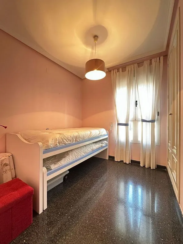 Chambres - Furnished Flat with Balcony in Mestalla