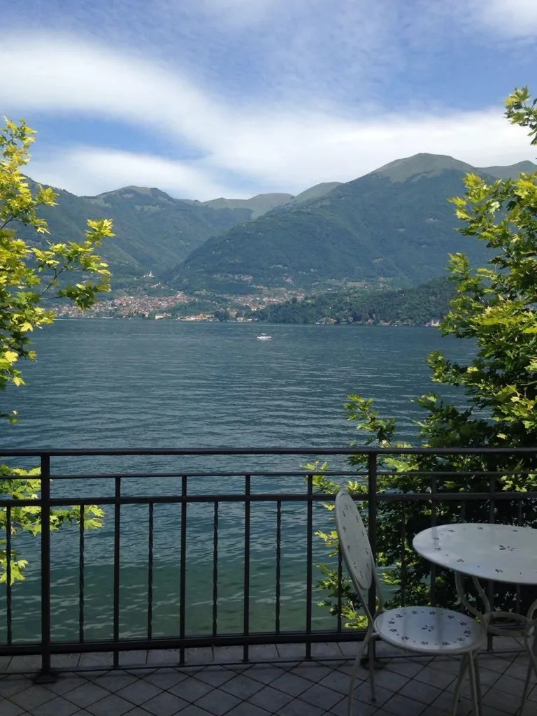 Terrazza - Lakefront Villa with Approved Pool Project in Lezzeno