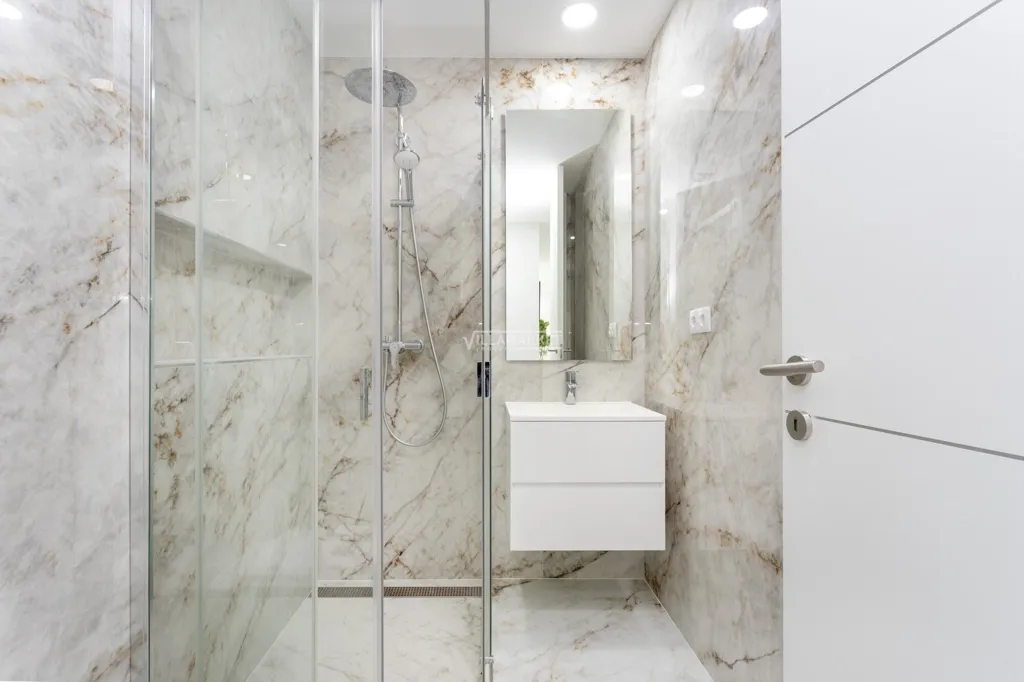 Vannitoad - 3+1 Bedroom Apartment with Rooftop Pool in Lagos