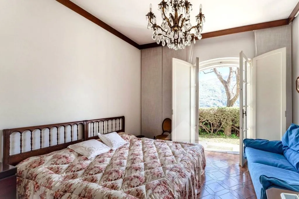 Bedrooms - Luxury Villa with Lake Views in Moltrasio