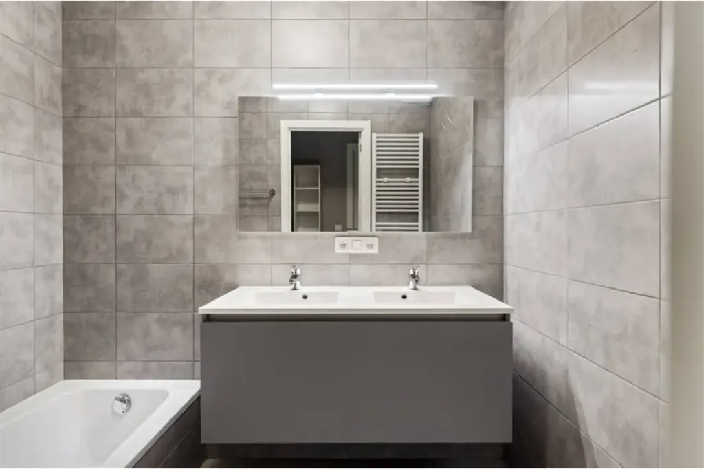 Salles de bain - Appartement Neuf avec Jardin à Lier