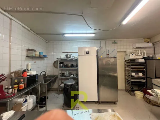 Köök - Bakery with Modernised Space in Florensac