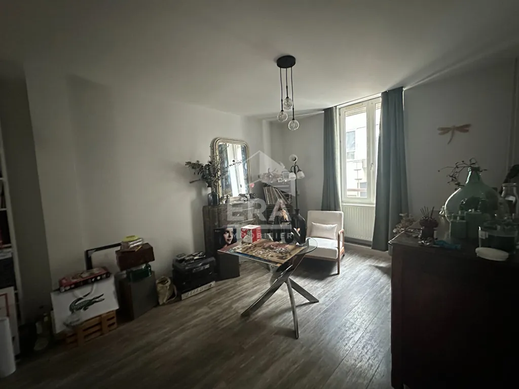 Séjour - Duplex Centre-Ville avec Commerce à Châteauroux