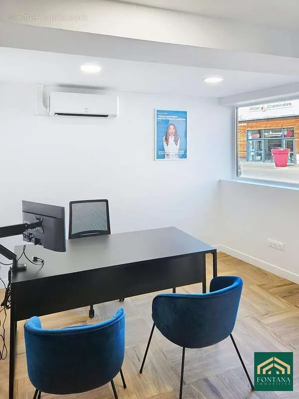 Bureau - Local Commercial Rénové avec Plateau à Moulins