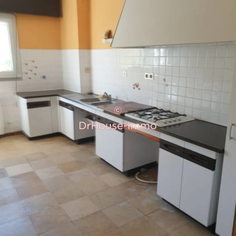 Cuisine - Maison de 7 Pièces avec Jardin à Civray