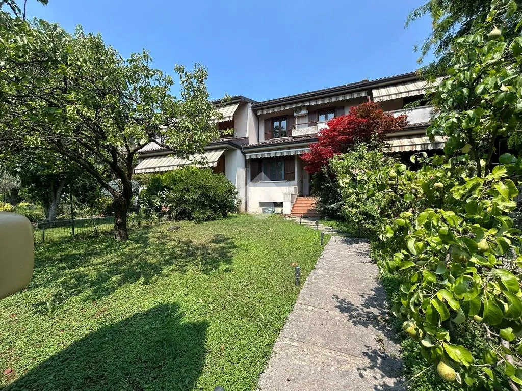 Aed - Semi-detached Villa with Solar Panels in Brescia